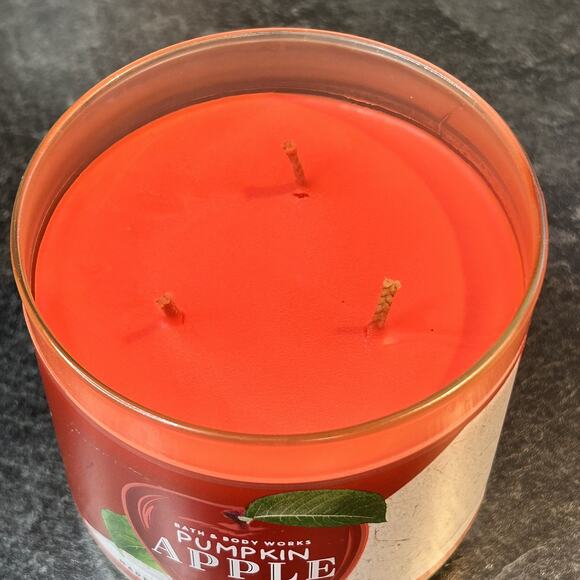 New Bath & Body Works White Barn PUMPKIN APPLE 3-Wick 14.5oz Scented Candle - Picture 4 of 5